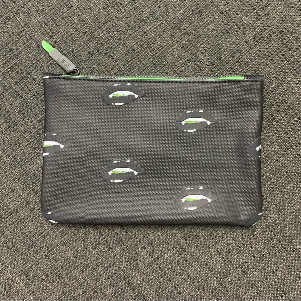 ✨5/$20✨ Ipsy October 2021 Makeup Bag Only